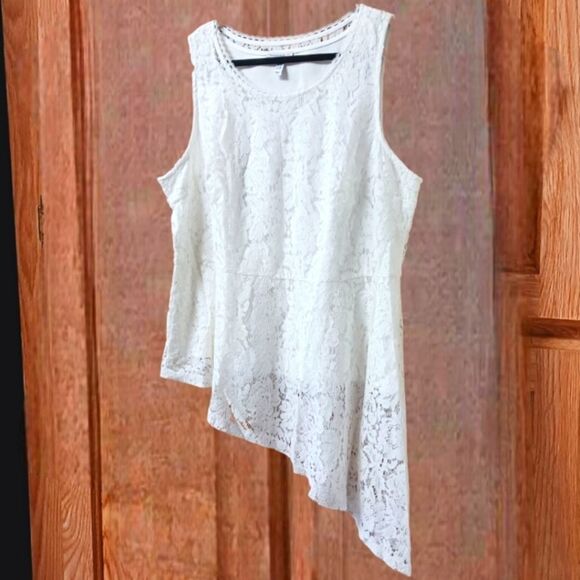 NWOT ISAACMIZRAHLIVE Plus Size One-sided Cream Color Frilly Lacy Tunic. - Picture 5 of 10